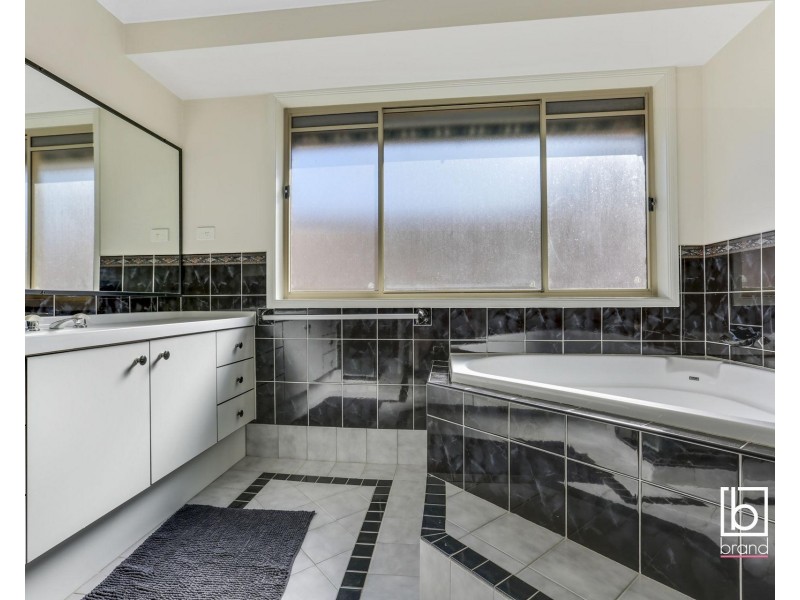 10 Bay Vista Way, Gwandalan NSW 2259