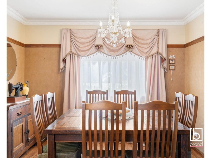 16 Peta Close, Bateau Bay NSW 2261