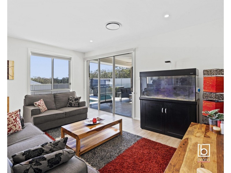 55 Figtree Boulevard, Wadalba NSW 2259