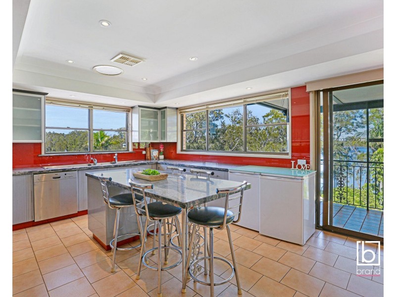 24 Diamond Head Drive, Budgewoi NSW 2262