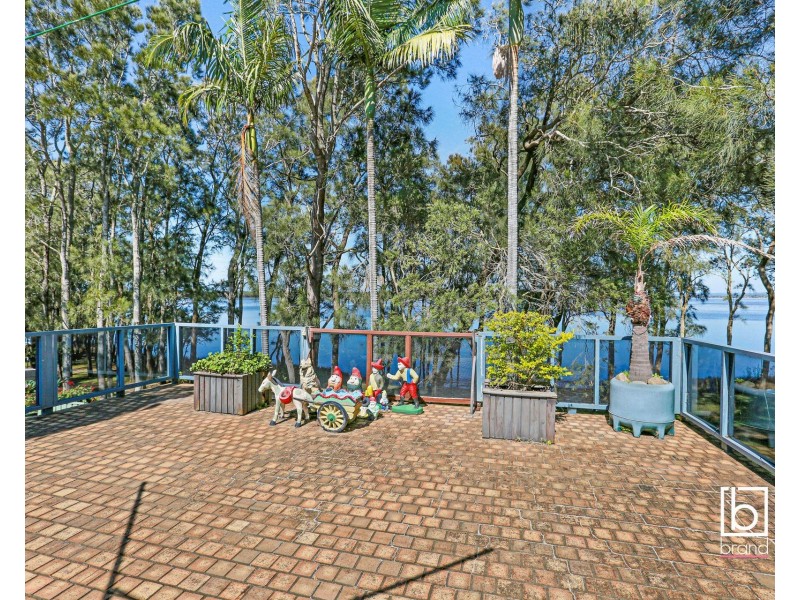24 Diamond Head Drive, Budgewoi NSW 2262