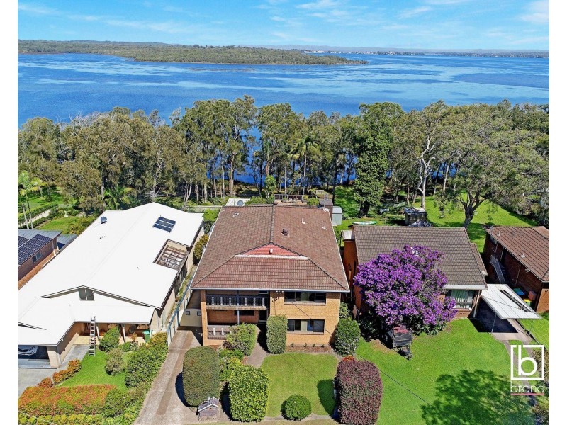 24 Diamond Head Drive, Budgewoi NSW 2262