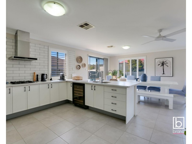 31 Quarterhorse Parade, Wadalba NSW 2259