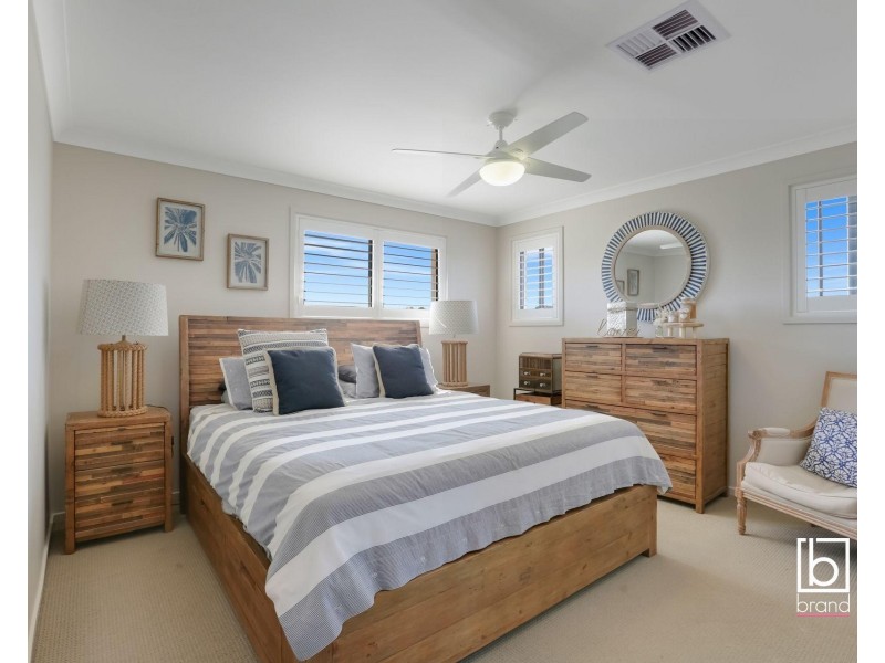 31 Quarterhorse Parade, Wadalba NSW 2259