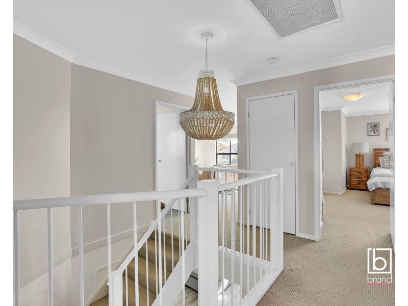 31 Quarterhorse Parade, Wadalba NSW 2259