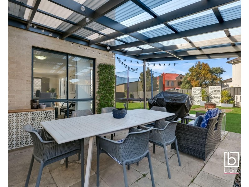 31 Quarterhorse Parade, Wadalba NSW 2259