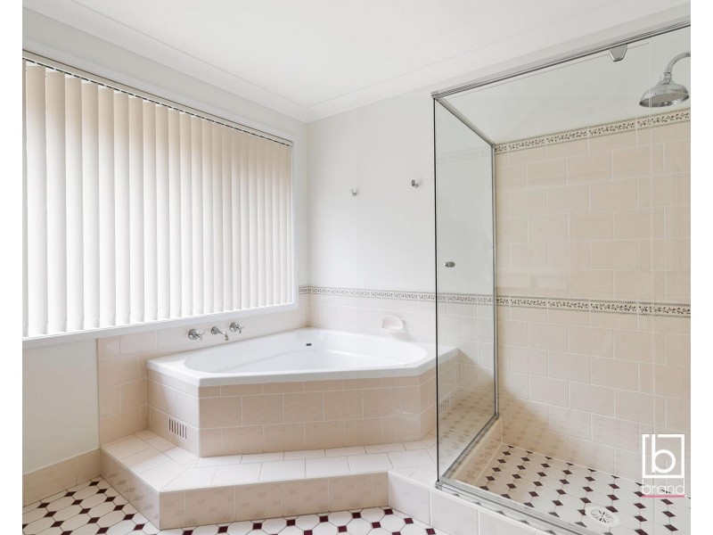 100 James Sea Drive, Green Point NSW 2251