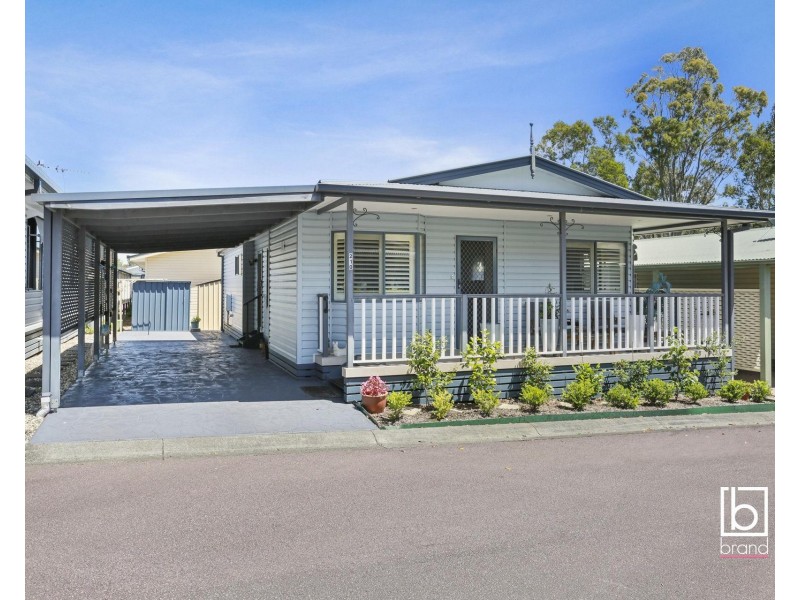 210/2 Mulloway Road, Chain Valley Bay NSW 2259