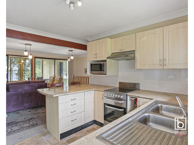 4 Sunset Parade, Chain Valley Bay NSW 2259