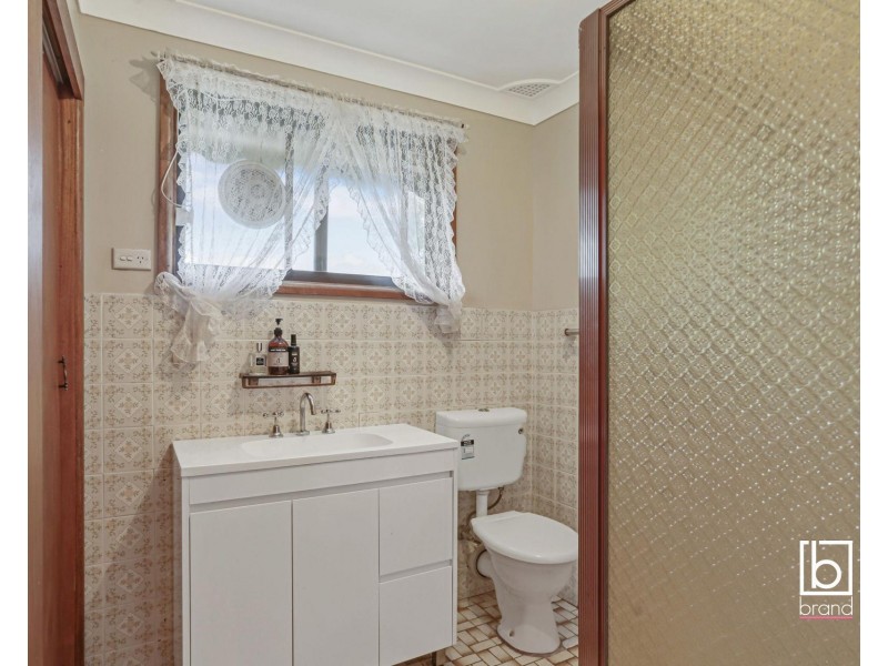 4 Sunset Parade, Chain Valley Bay NSW 2259