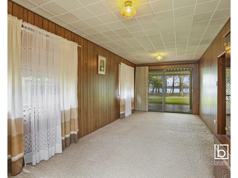 4 Sunset Parade, Chain Valley Bay NSW 2259