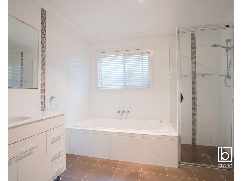64 Dampier Boulevard, Killarney Vale NSW 2261