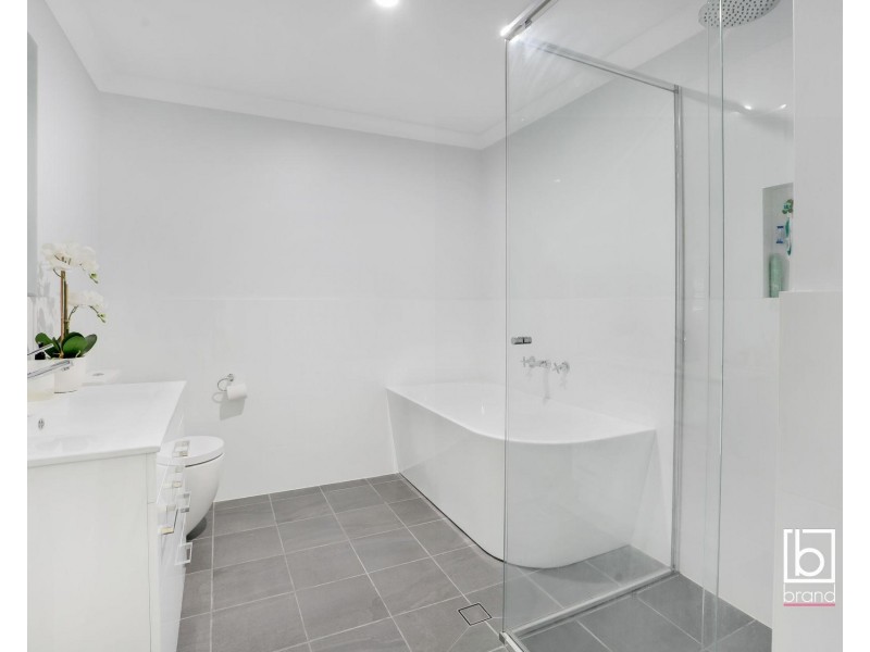 2/15 Brickendon Avenue, Mardi NSW 2259