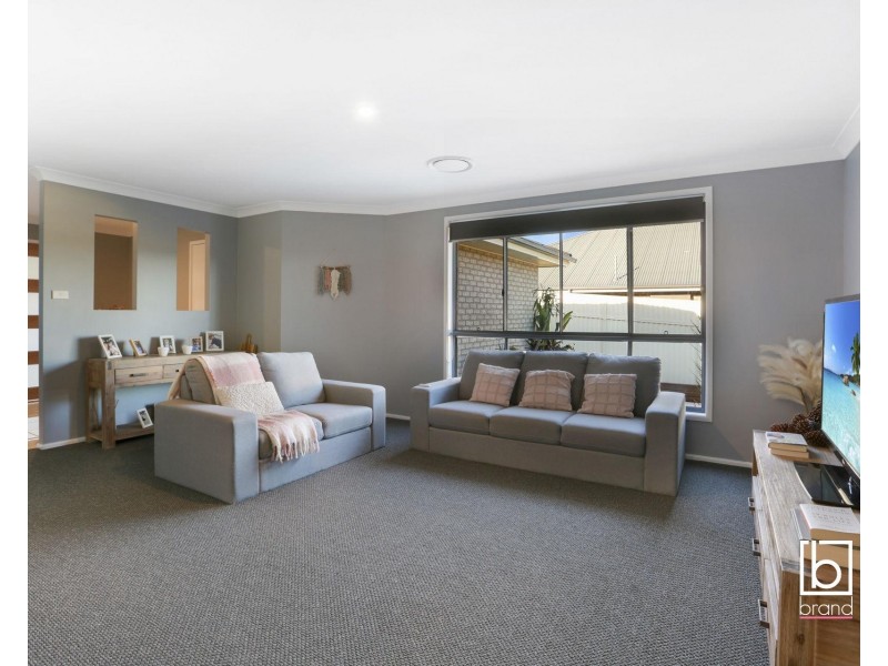 10 Wallum Crescent, Woongarrah NSW 2259