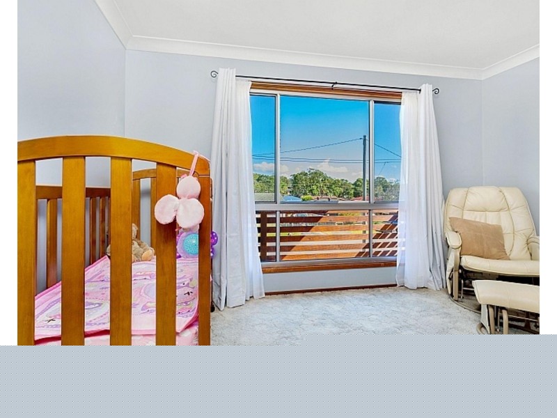 15 Spencer Road, Mannering Park NSW 2259