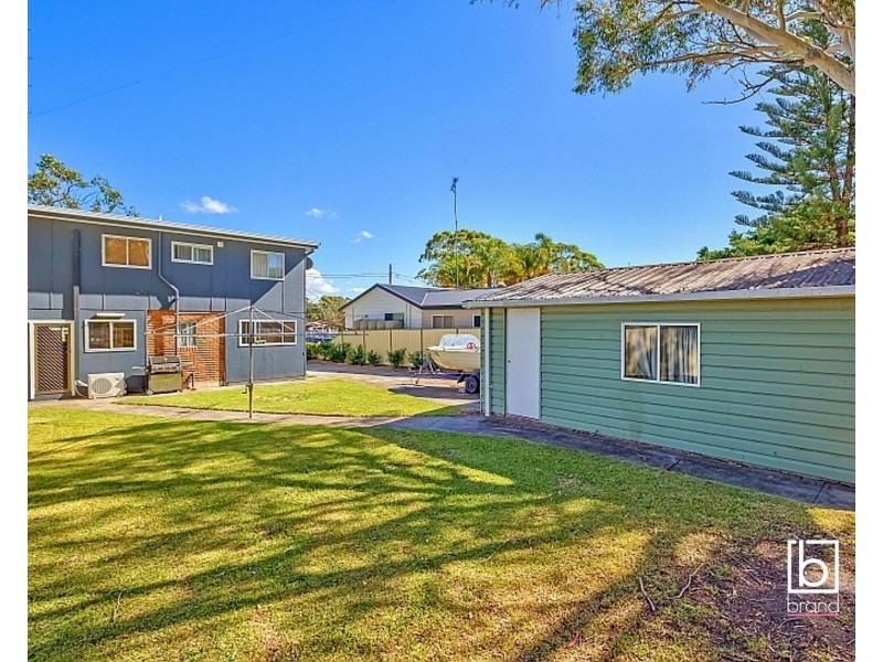 15 Spencer Road, Mannering Park NSW 2259