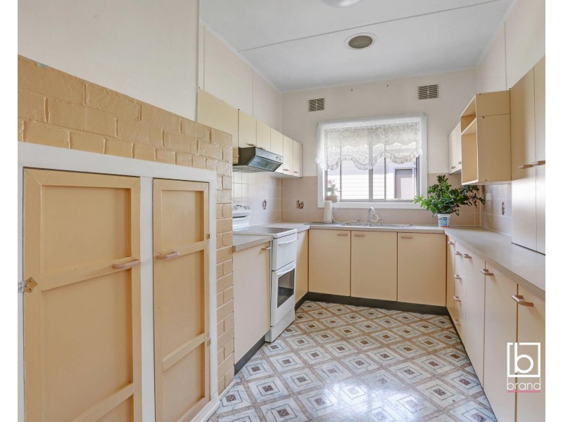 10 Hammond Road, Toukley NSW 2263