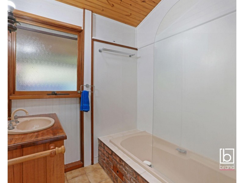 28 Elizabeth Bay Drive, Lake Munmorah NSW 2259