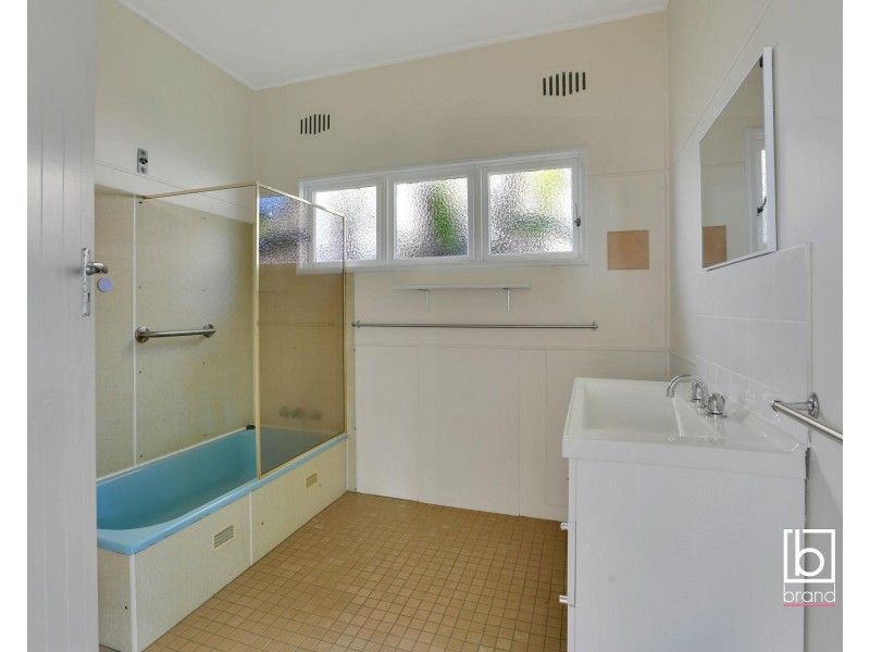 16 Resthaven Avenue, Charmhaven NSW 2263