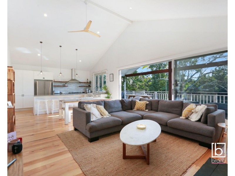 18 Poplars Avenue, Bateau Bay NSW 2261