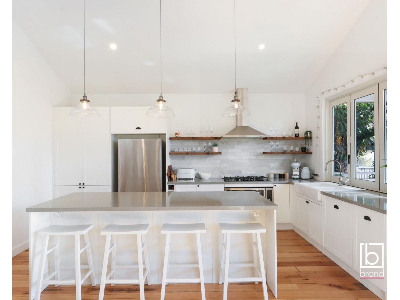 18 Poplars Avenue, Bateau Bay NSW 2261