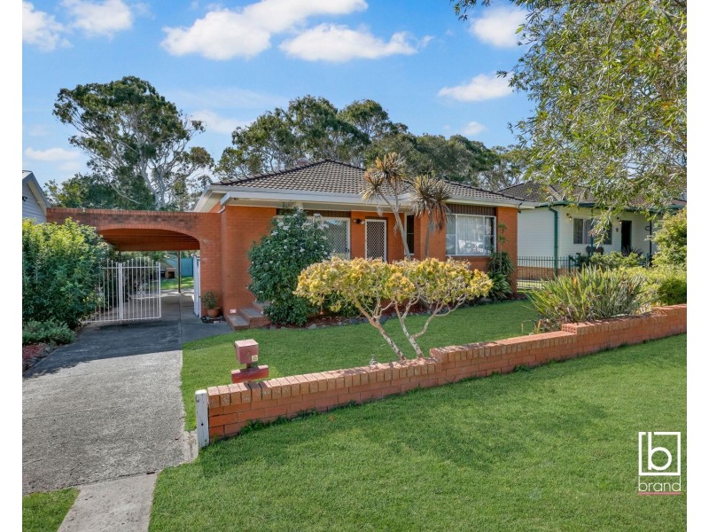 4 First Avenue, Toukley NSW 2263