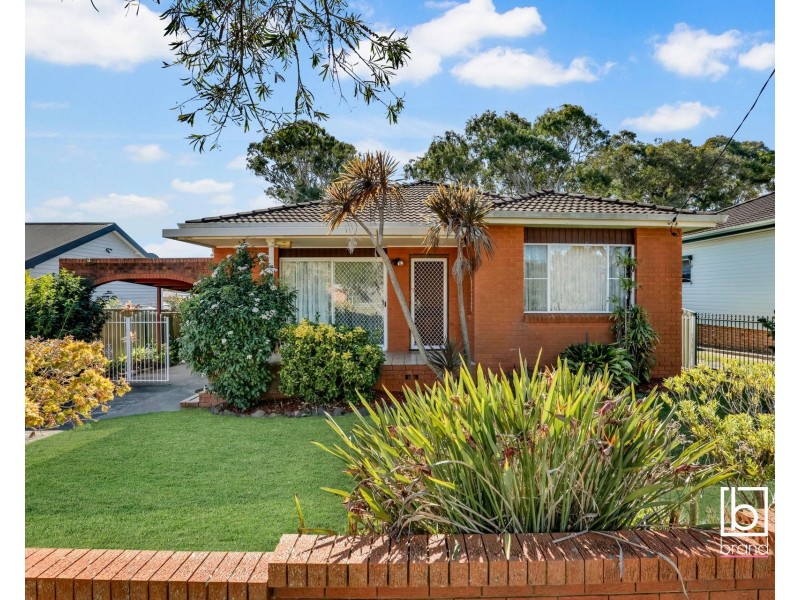 4 First Avenue, Toukley NSW 2263