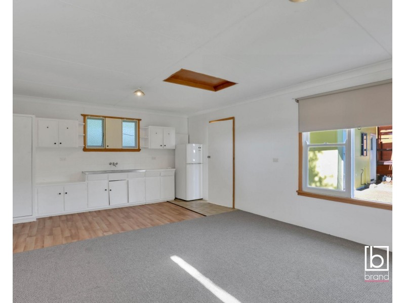 4 First Avenue, Toukley NSW 2263