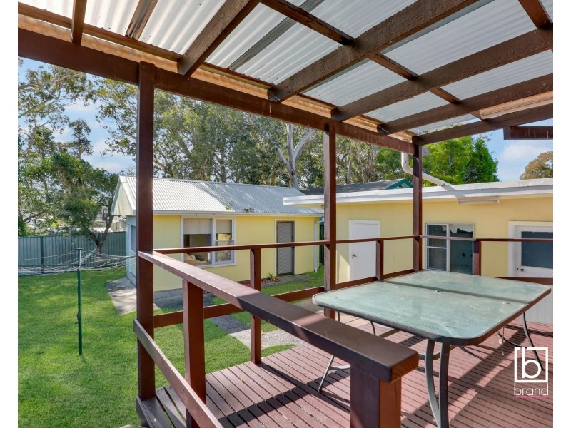 4 First Avenue, Toukley NSW 2263