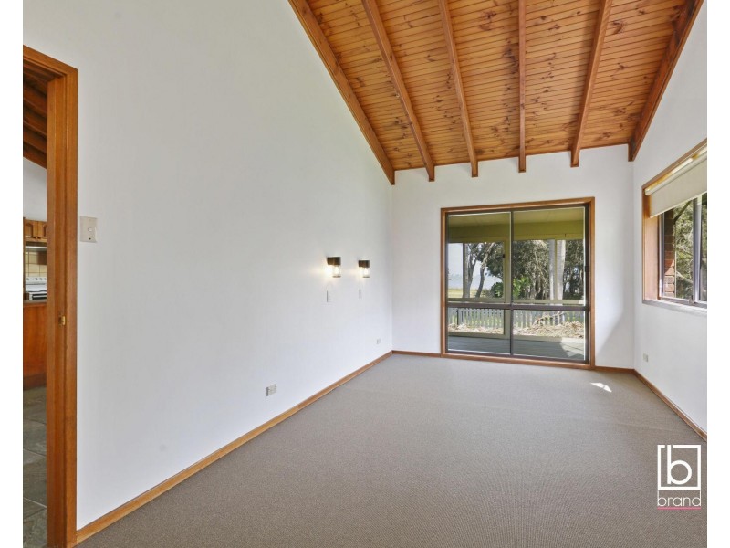 16 Liamena Avenue, San Remo NSW 2262