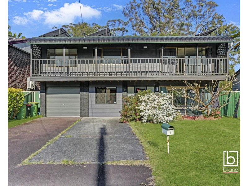 7 Penguin Road, Blue Haven NSW 2262
