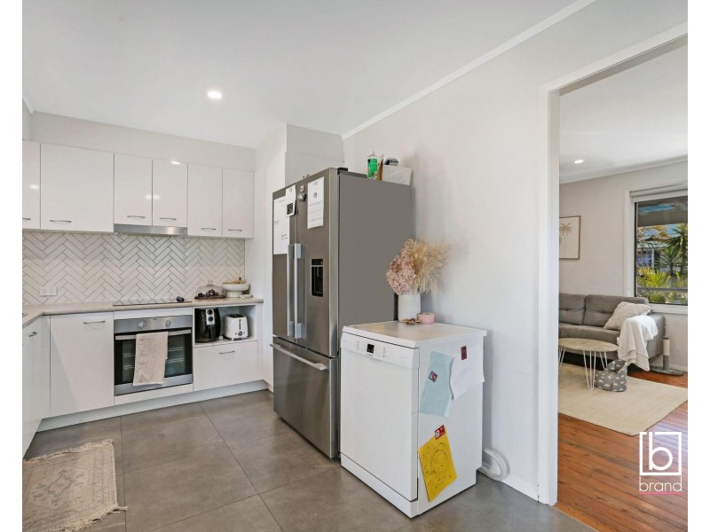 2 Crosby Crescent, Killarney Vale NSW 2261