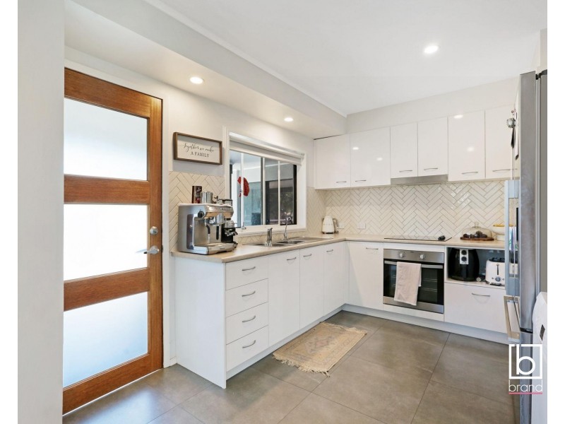 2 Crosby Crescent, Killarney Vale NSW 2261