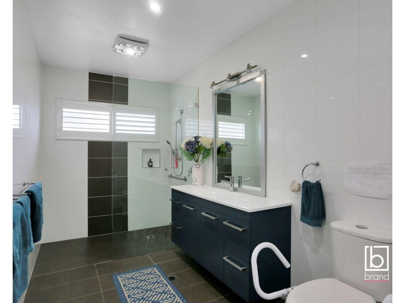 207 Freemans Drive, Morisset NSW 2264