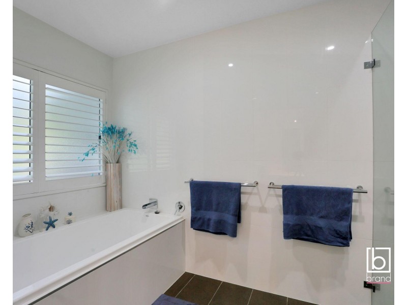 207 Freemans Drive, Morisset NSW 2264