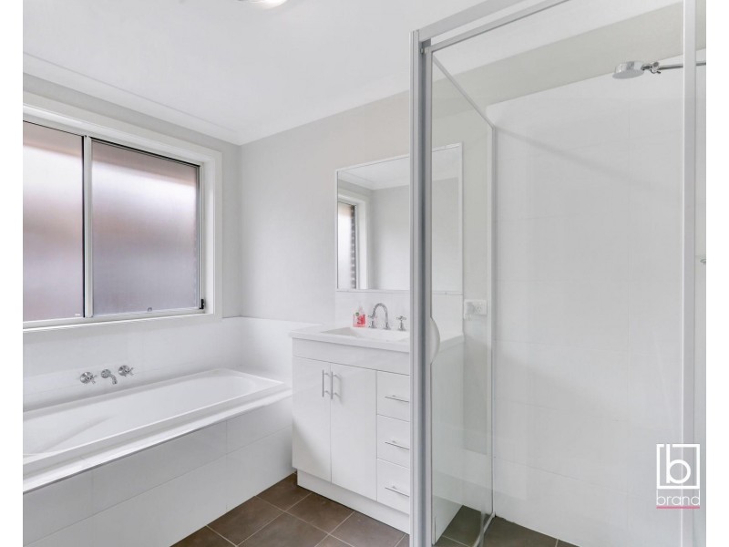 10 Oakmont Place, Woongarrah NSW 2259