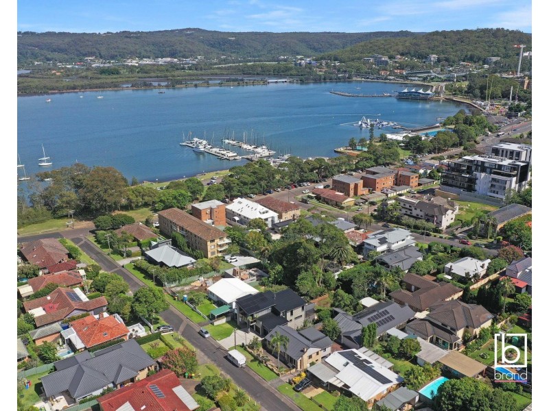 10 Florence Avenue, Point Frederick NSW 2250