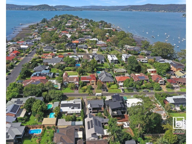 10 Florence Avenue, Point Frederick NSW 2250