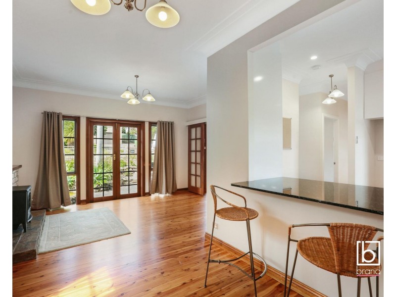 10 Florence Avenue, Point Frederick NSW 2250