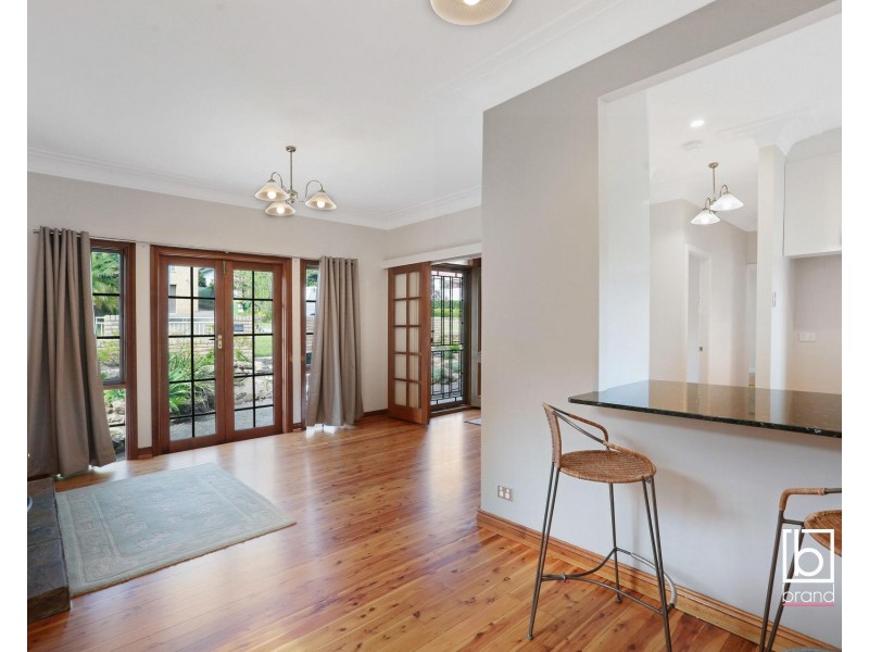 10 Florence Avenue, Point Frederick NSW 2250