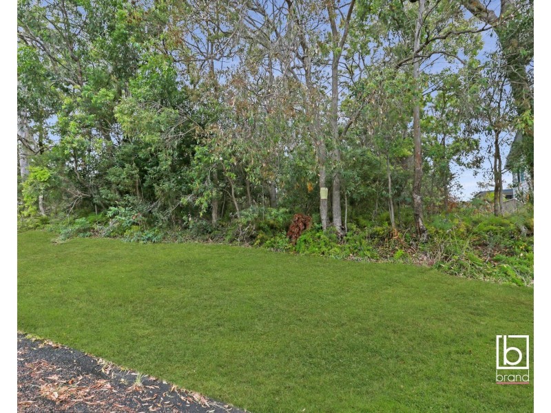 11 Lloyd Avenue, Chain Valley Bay NSW 2259