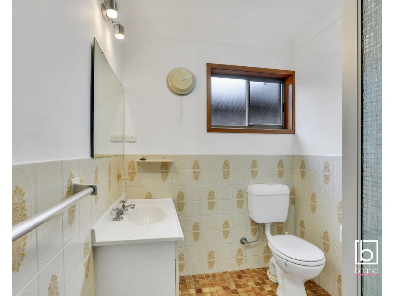 8 Malvina Parade, Gorokan NSW 2263