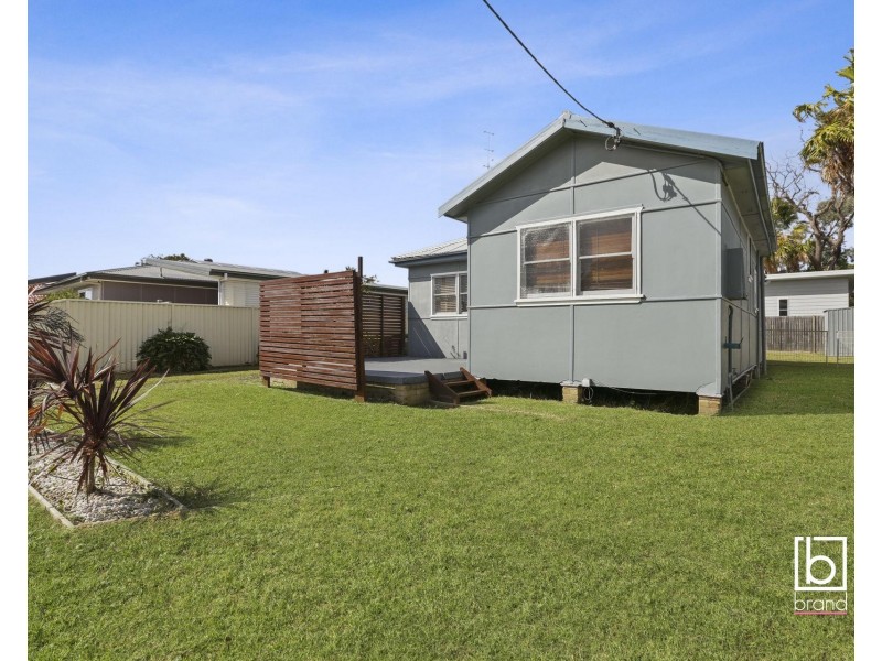 15 & 15a Third Avenue, Toukley NSW 2263