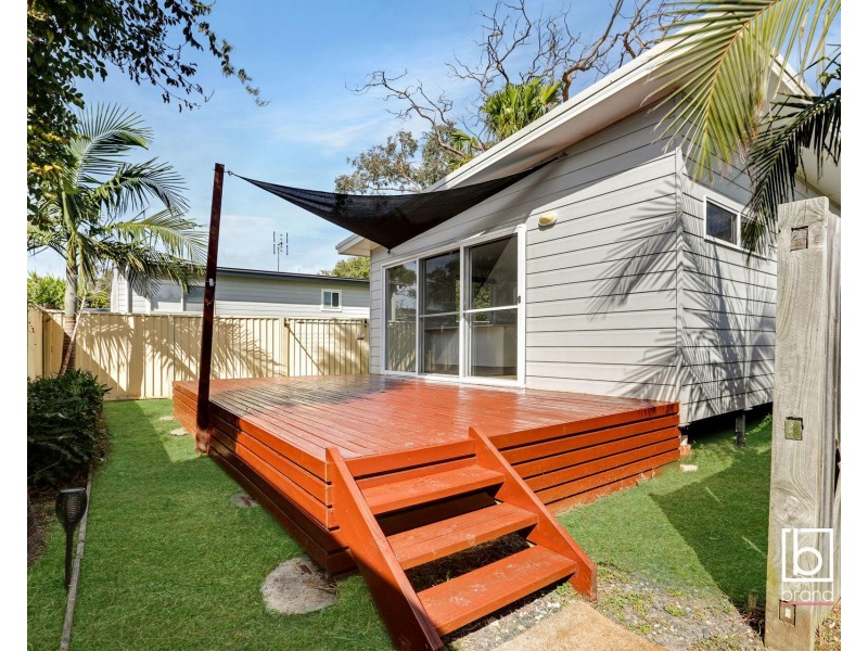 15 & 15a Third Avenue, Toukley NSW 2263