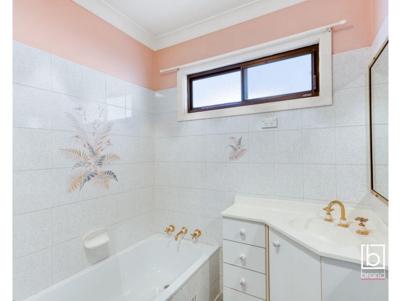 14 Bundilla Parade, Berkeley Vale NSW 2261