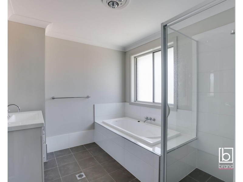 11 Addison Avenue, Woongarrah NSW 2259