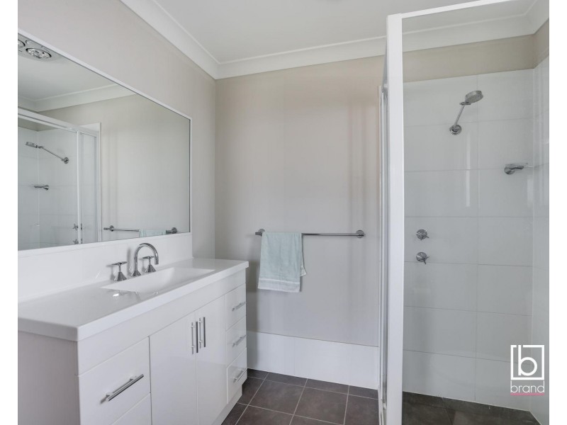 11 Addison Avenue, Woongarrah NSW 2259