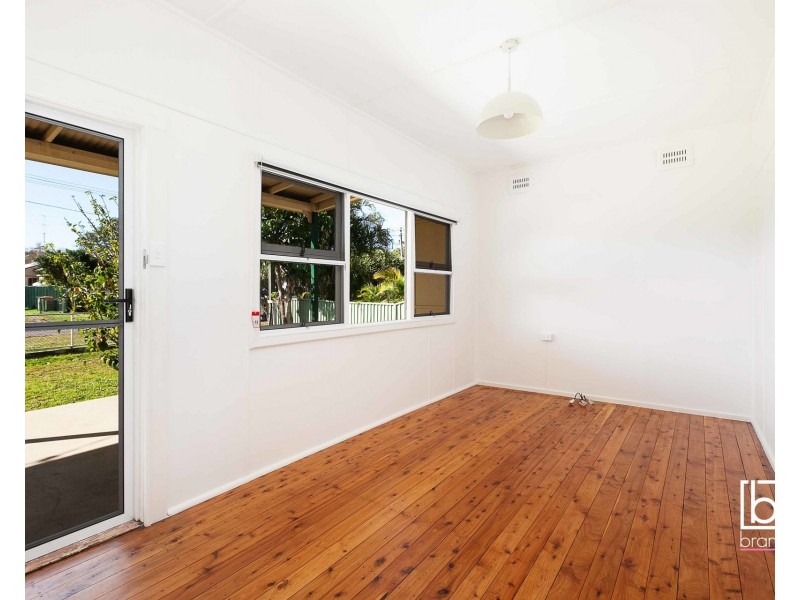 11 Wallis Avenue, Canton Beach NSW 2263