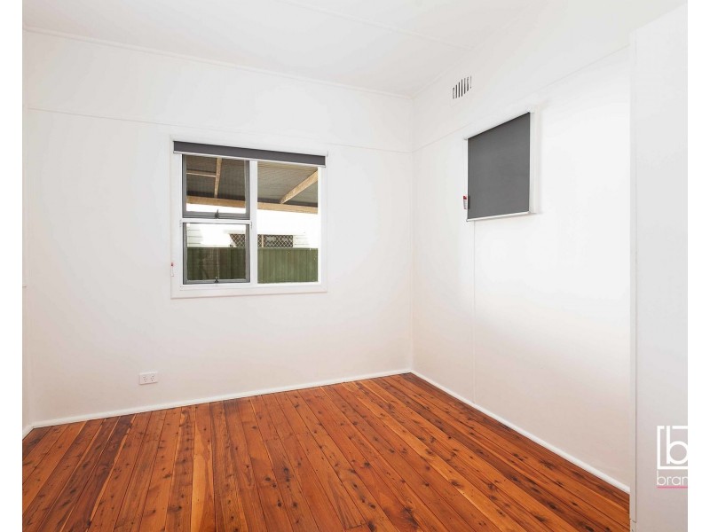 11 Wallis Avenue, Canton Beach NSW 2263