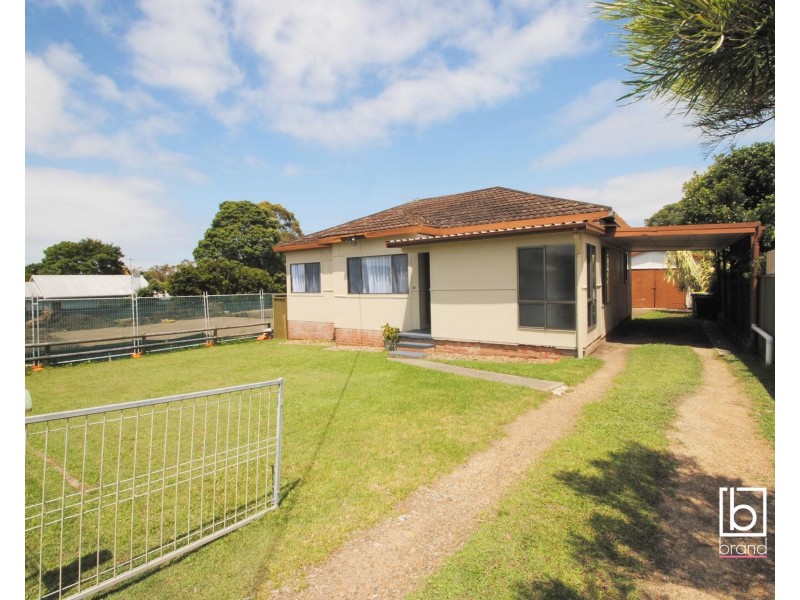32 Holmes Avenue, Toukley NSW 2263